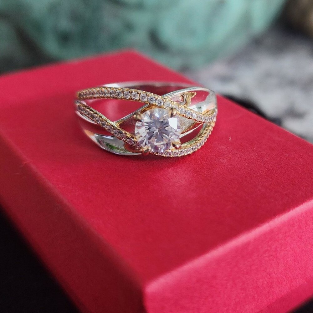 Jeulia Two-Tone Crossover Round Cut CZ & Sterling Silver Ring-Sz 12-EXCELLENT!